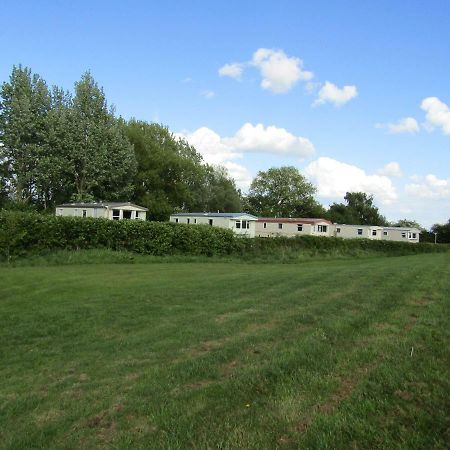 Fenlake Holiday Accommodation Metheringham エクステリア 写真