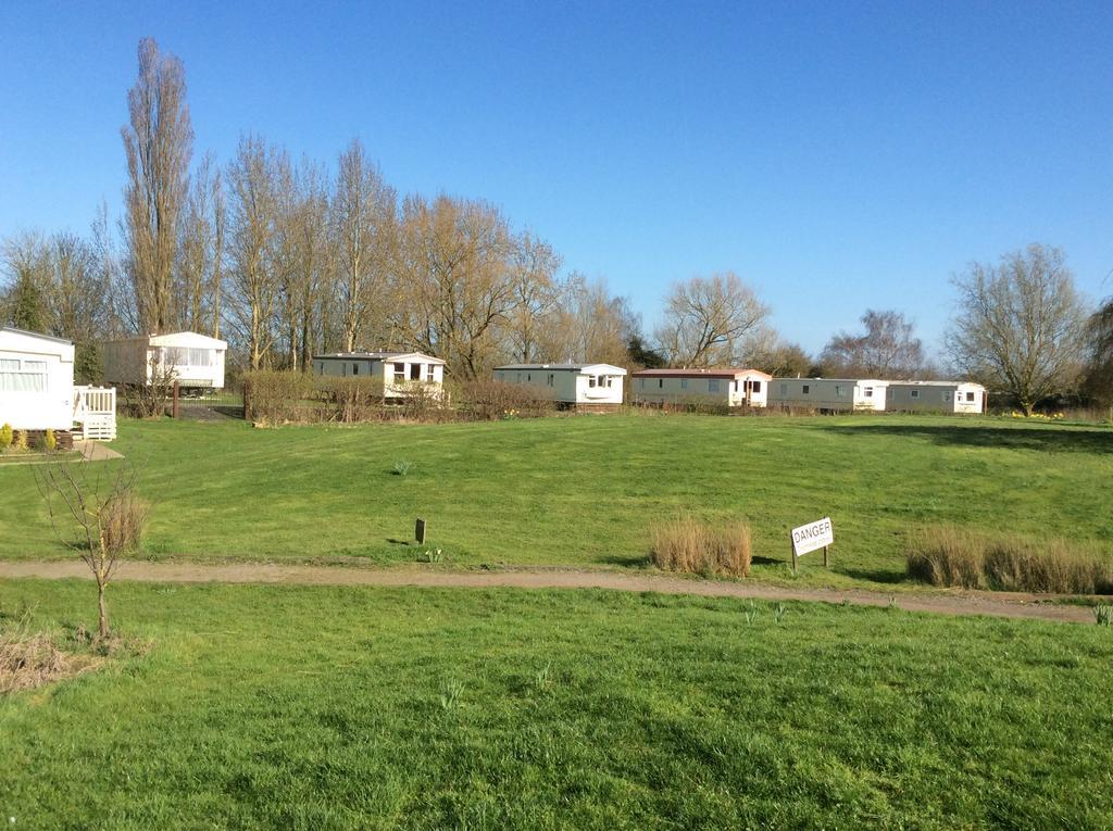 Fenlake Holiday Accommodation Metheringham エクステリア 写真