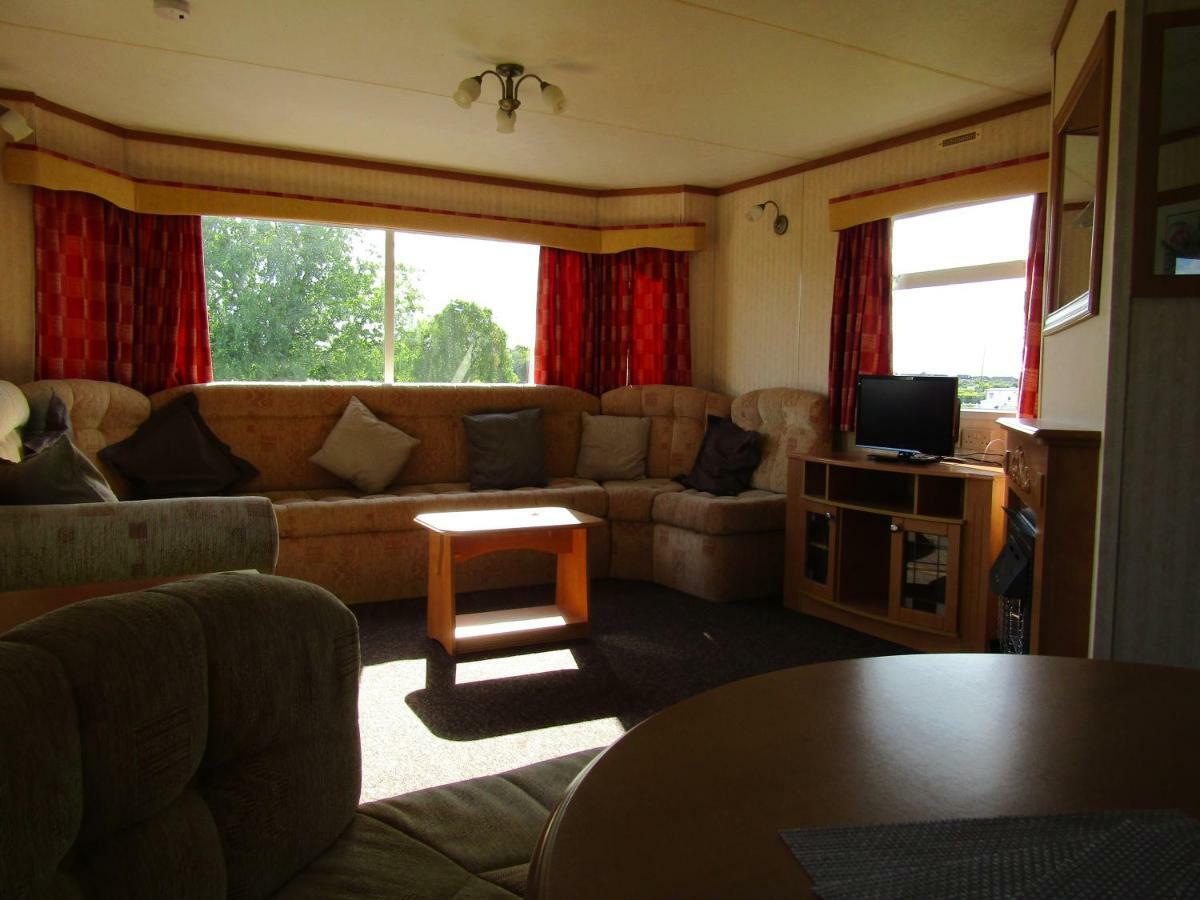 Fenlake Holiday Accommodation Metheringham エクステリア 写真