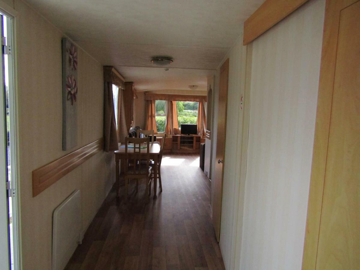 Fenlake Holiday Accommodation Metheringham エクステリア 写真