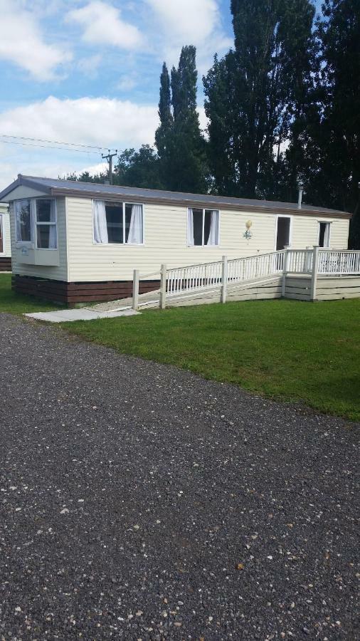 Fenlake Holiday Accommodation Metheringham エクステリア 写真